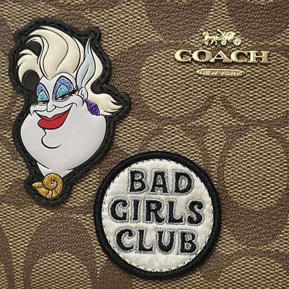 Disney X Coach Corner Zip Wristlet w/Disney Villains Bad Girls Club Patches, NWT - Picture 6 of 16